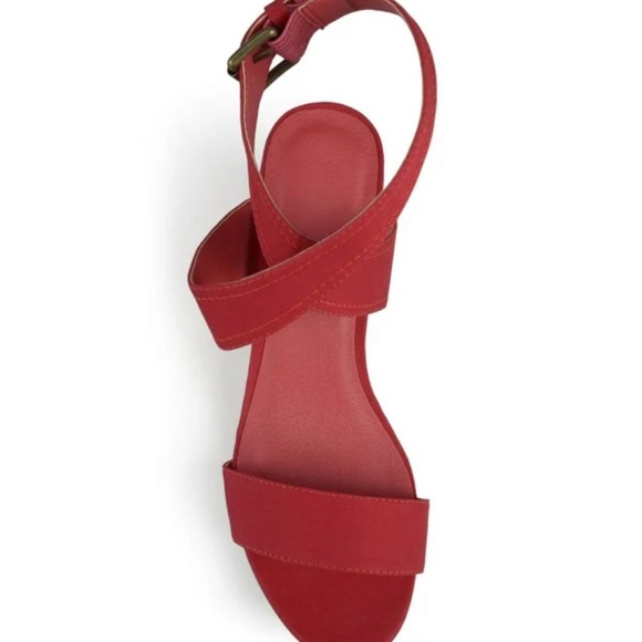 Journee Collection, Journee Kaylee Sandal, Color: Red, Size: 8.5M - Picture 2 of 4